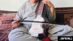 یکی از نوازنده‌گان موسیقی در ولایت هرات