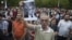 Люди протестуют против «Пакета Яровой». Москва, 9 августа 2016 года