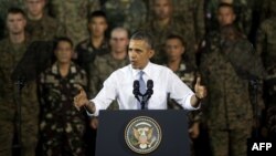 Ֆիլիպիններ - ԱՄՆ նախագահ Բարաք Օբաման ելույթ է ունենում ամերիկացի և ֆիլիպինցի զինվորականների հետ հանդիպմանը, Մանիլա, 29-ը ապրիլի, 2014թ․