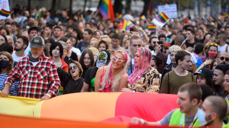 Prajd u deset slika: LGBT zastave u glavnom gradu Srbije