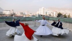 Žene derviši bore se plesom protiv tabua