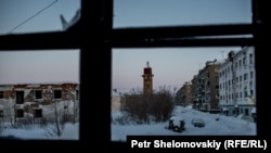 Вид из окна расселенного дома в поселке Советский. Март 2016