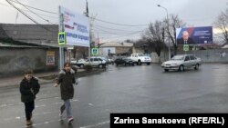 По мнению российского политолога, кураторы предложили югоосетинским товарищам уже опробованную технологию