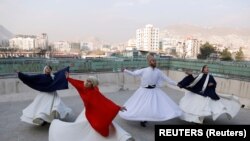 ۲۳ کلنې فهیمه مرزايي په کابل کې د شهودِ عرفان په نوم د سما نڅا یو ګروپ او ښوونځی جوړ کړی دی.