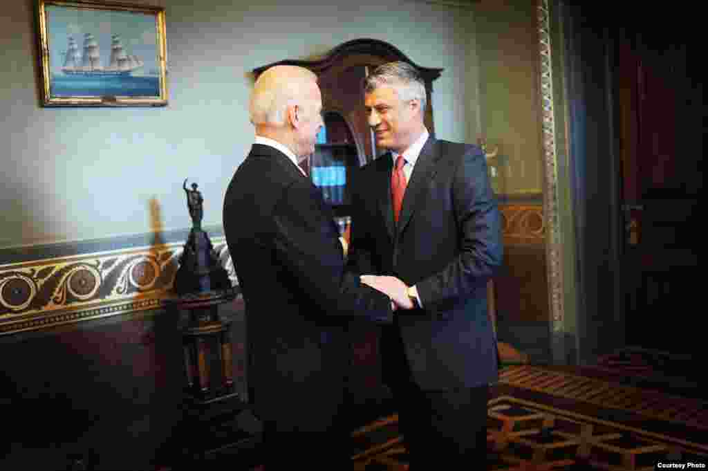 Kosovo - Premijer Hashim Thaci susreo se sa podpredsjednikom SAD-a Joem Bidenom, 05.04.2012.