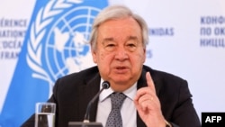 د ملګرو ملتونو سرمنشي انتونيو ګوتېرش په فرانسه کې يوې غونډې ته وينا کوي ـ انځور له ارشيفه