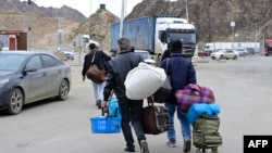 Ирандан Арменияга барган качкындар. Мегри, 8-март 2026-жыл.