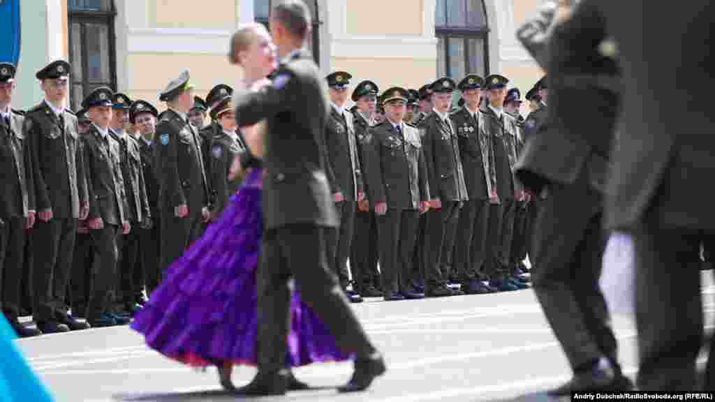 Бальні танці у виконанні ліцеїстів&nbsp;