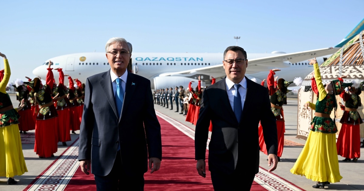 Жалаңаш әйелдер, жігіттердің секс суреттері