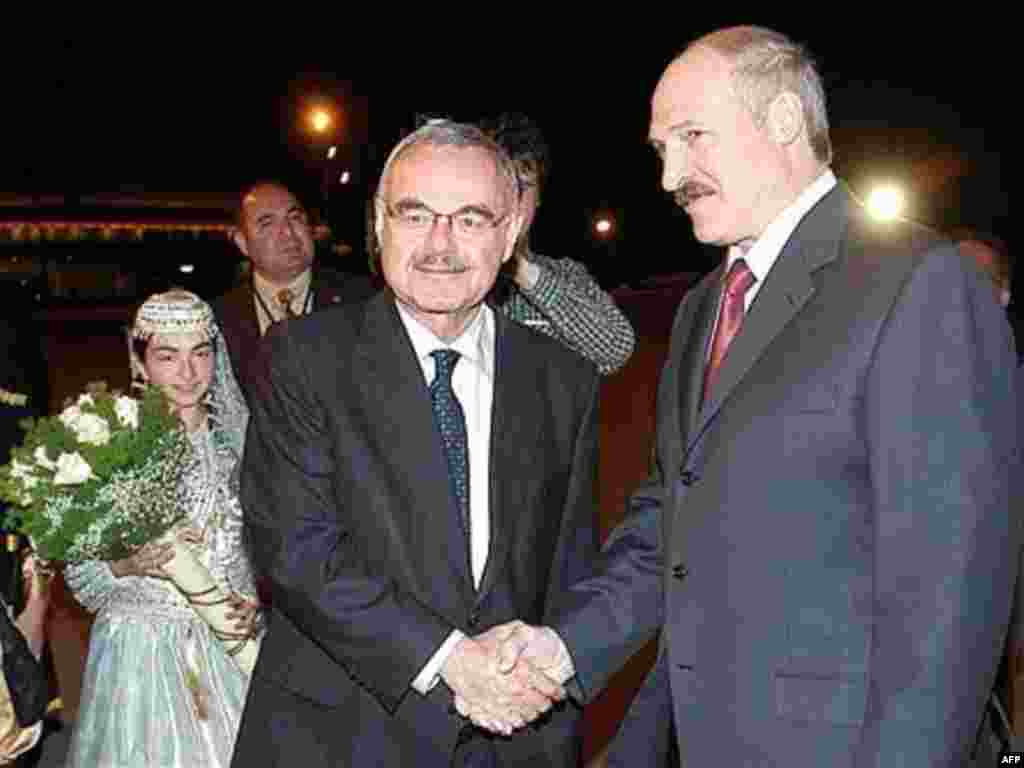 Artur Rasizadə Belarusiya prezidenti Alyaksandr Lukashenka ilə birlikdə (2 May 2007)