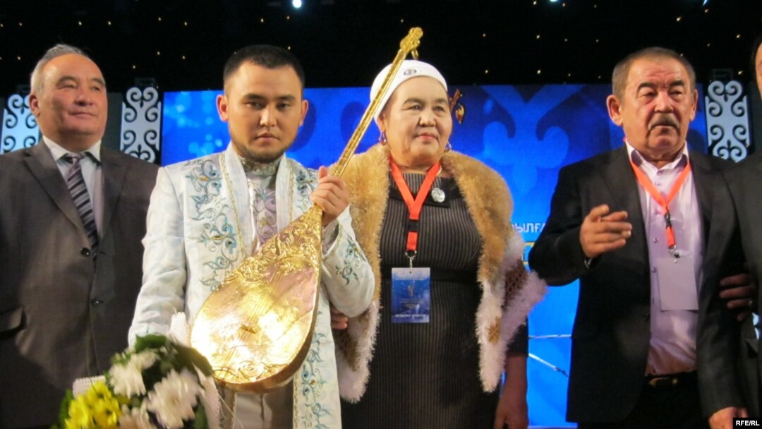 Әйелдер аяқ киімінің фетишистеріне арналған секс форумы