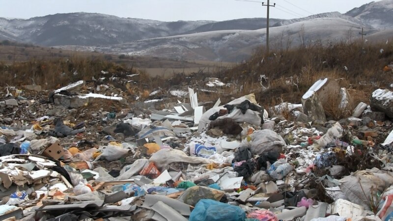 Симферополь: власти обещают до апреля завершить рекультивацию мусорного полигона в Каменке