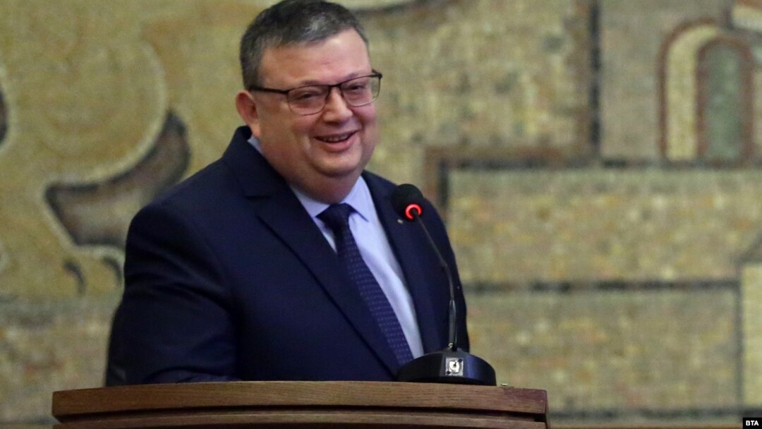 Председателят на КПКОНПИ Сотир Цацаров отрече комисията да е използвана за указване на натиск срещу съиздателя на "Капитал" и "Дневник" Иво Прокопиев