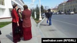 Türkmen talyp gyzlary