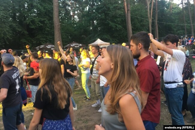 Публіка перад сцэнай