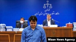 اعدام روح‌الله زم در روز ۲۲ آذر موجی از محکومیت‌ها و همچنین خشم کاربران شبکه‌های اجتماعی را به‌دنبال داشت.