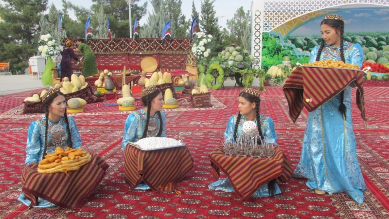 Türkmenistanda rus dili: Täze meýiller, köne tejribeler (2-nji bölüm)