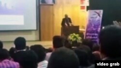 تصویر مربوط به آغاز به کار ستاد انتخاباتی حسن روحانی در ایلام است.
