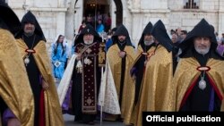 Nagorno-Karabakh - Catholicos Garegin II leads a procession of senior Armenian clergymen to the Holy Savior Church in Shushi (Shusha), 8Sep2016.