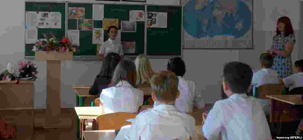 Сразу после линейки на вступительном уроке ученикам рассказывали о культуре России