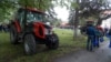 Колку новите трактори се достапни за земјоделците?