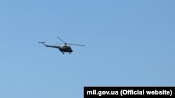 Авиақатнов "Ан-2" самолёти ва "Ми-8" вертолёти воситасида амалга оширилади.