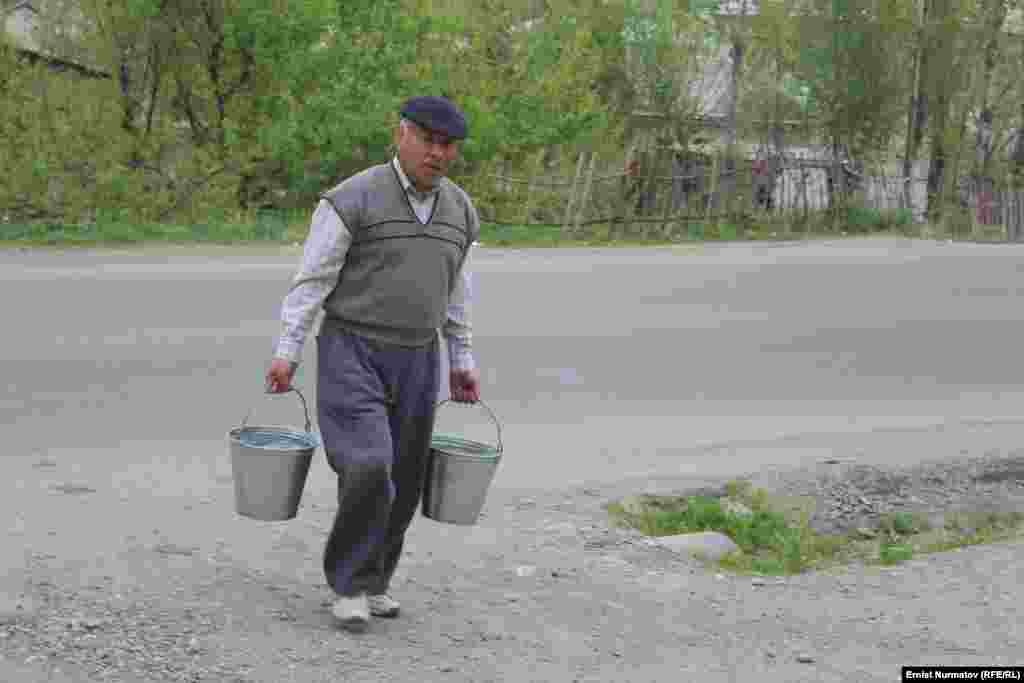 К тому в &nbsp;эти же дни в Оше городские власти на 2 дня отключили воду