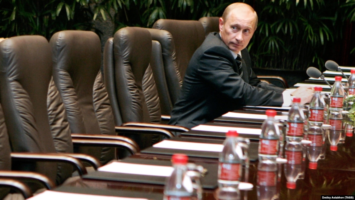putin conference table