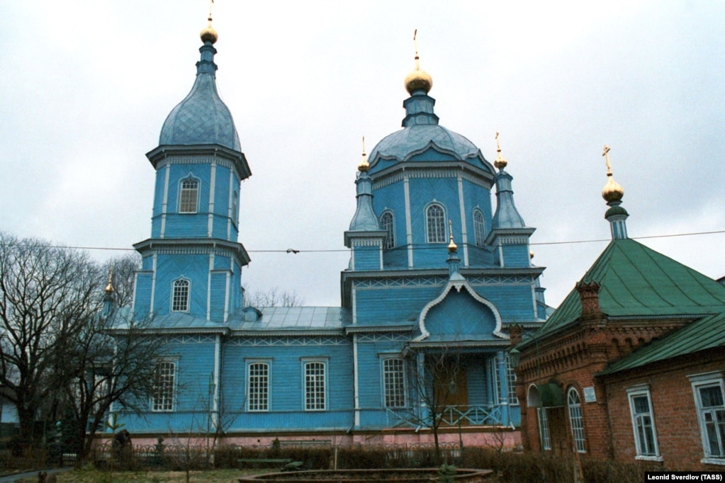 Спасо-Преображенська церква у Новозибкові. Старообрядницький храм, збудований за українськими зразками. Храм споруджували протягом трьох років, з 1911-го по 1914 рік