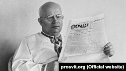 У рамках «повернення до Ленінської політики» Хрущов проводив політику, яку іноді навіть називають «другою коренізацією», посилив позиції місцевих кадрів