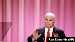 John McCain, arxiv fotosu