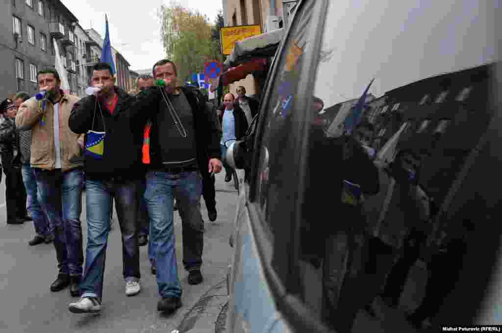 Radnici Hidrogradnje, Sarajevo, 15. novembar 2013. Foto: RSE / Midhat Poturović