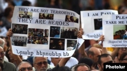 People rally in Yerevan in support of the opposition gunmen occupying a police station on July 29.