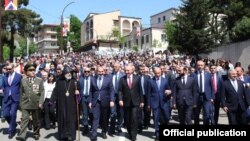 Nagorno-Karabakh -- Armenian an Karabakh leaders lead a festive march in Stepanakert, May 9, 2019.