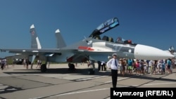 Սու-30 ՍՄ ռազմական ինքնաթիռ Ղրիմի օդանավակայանում, արխիվ