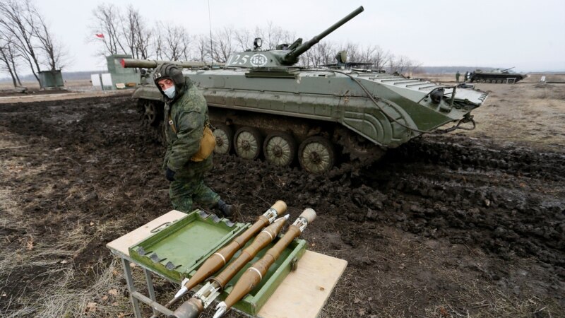 «Стреляют, ранят и убивают»: России «надоело» перемирие на Донбассе?