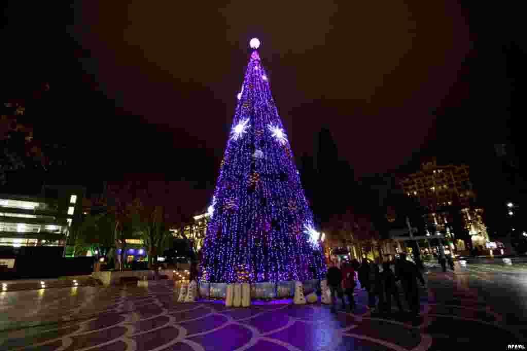 Yeni il üçün bəzənmiş Bakıdan fotolar #13