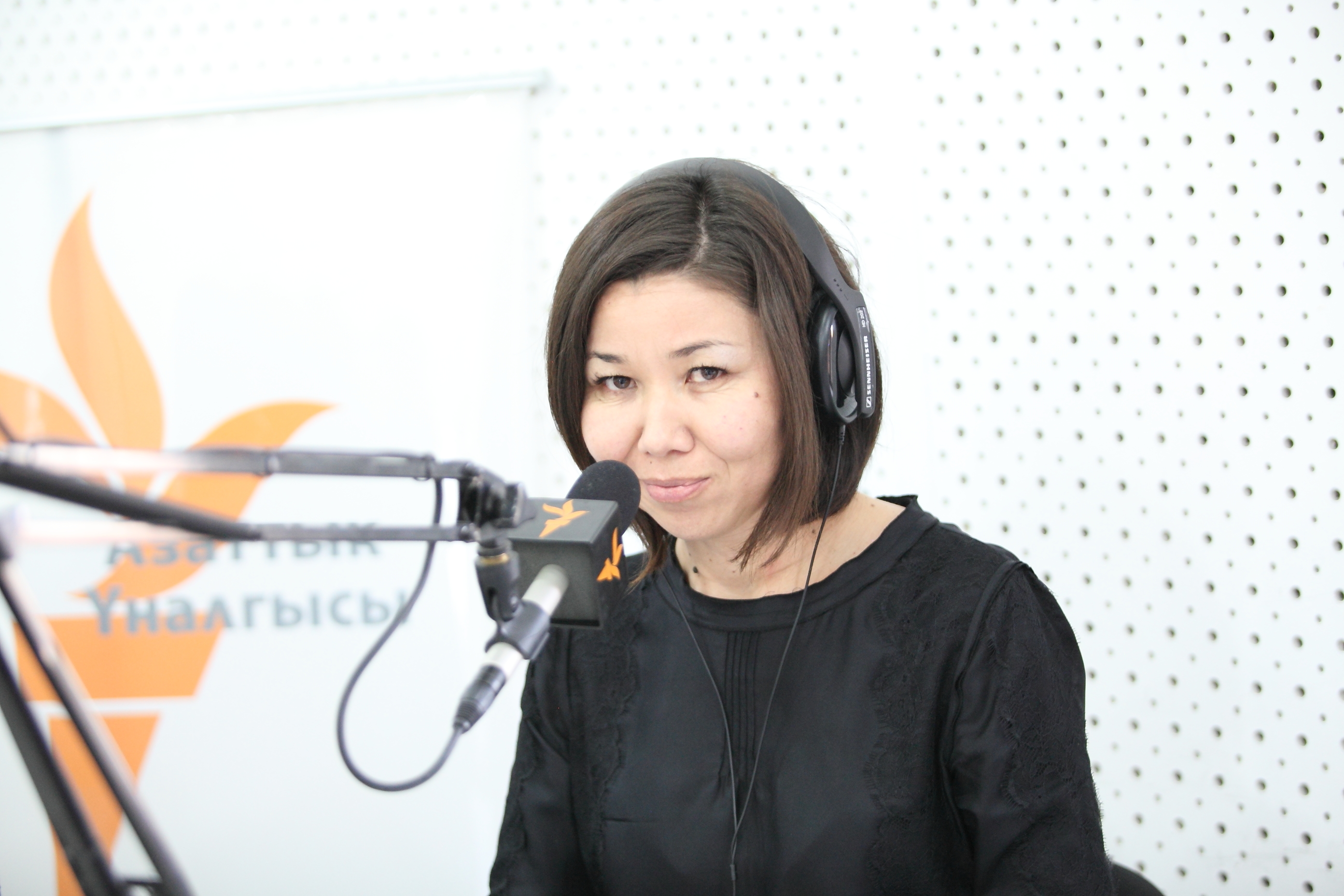 Тәжік тілінде секс шабнама көру