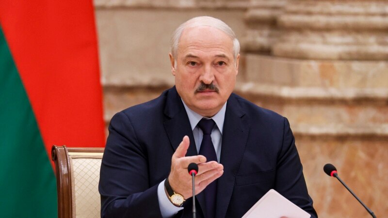 Lukaşenka: Belarus 2022-nji ýylyň fewralyna çenli konstitusiýa referendumyny geçirer 