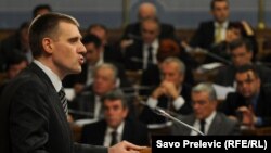 Premijer Crne Gore Igor Lukšić sa poslanicima - iz arhive