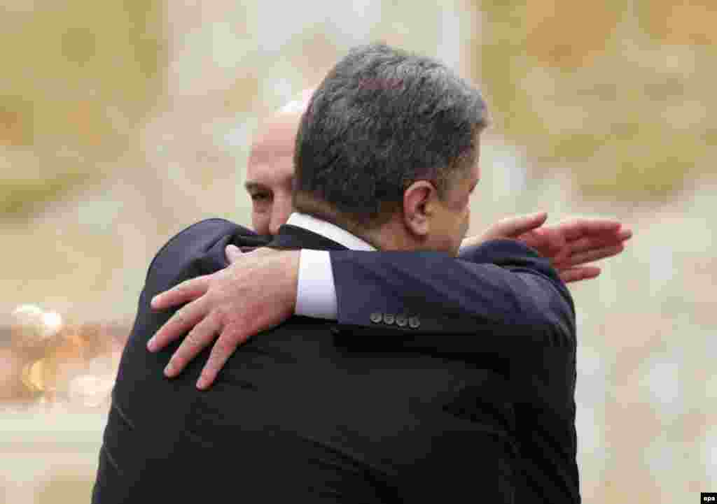 2015 год Александр Лукашенко и Петр Порошенко