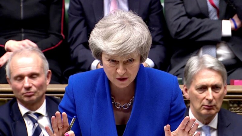 Guvernul britanic al premierului Theresa May a supraviețuit unui vot de neîncredere în Parlament