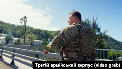 Скріншот з відео, на якому Андрій Білецький перебуває у Святогірську