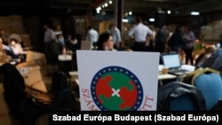 Szavazatszámlálás az első magyarországi előválasztáson 2021. szeptember 29-én