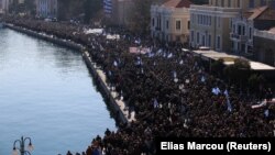 Protesta në ishullin e Lesbos. 
