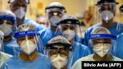 Лікарі в бразильській лікарні, ілюстративне фото