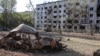 Пошкоджена російськими обстрілами багатоповерхівка, Добропілля, Донецька область, серпень 2025 року