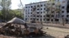 Щети от руски удар по жилищна сграда в Добропиля, Донецка област, 6 септември.