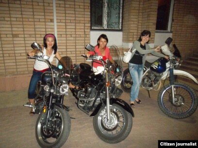 Ең қызықты секс позициялары Транс қыздың жігітті сиқыған порно видеосы