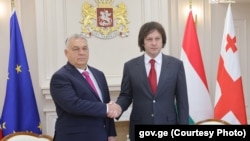 Mađarski premijer Viktor Orban (lijevo) i njegov gruzijski kolega Irakli Kobakhidze, Tbilisi, 29. oktobra 2024.